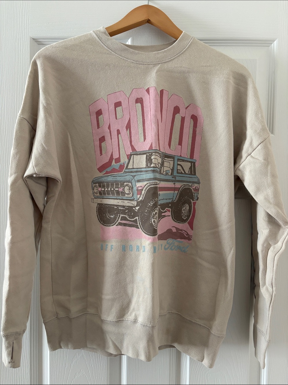 Abercrombie kids Beige Bronco Graphic Crewneck Sweatshirt with Pink & Blue Print
